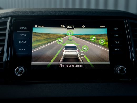 Skoda Karoq 1.5 TSI ACT Sportline Business | Panodak | Trekhaak wegkl. | Stoel geheugen | Leder | Prijs Rijkl... ActivLease financial lease