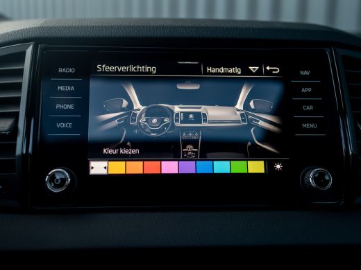 Skoda Karoq 1.5 TSI ACT Sportline Business | Panodak | Trekhaak wegkl. | Stoel geheugen | Leder | Prijs Rijkl... ActivLease financial lease
