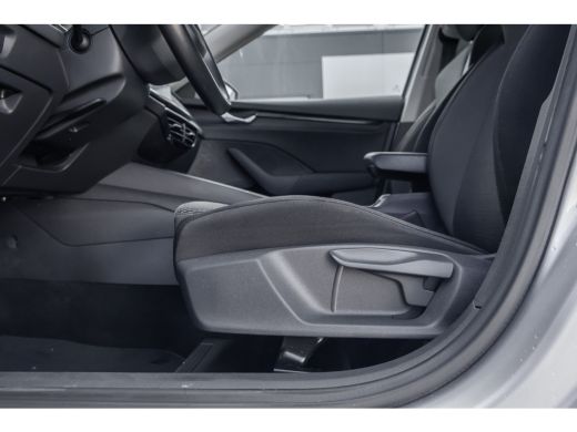 Skoda Octavia Combi 1.0 e-TSI Business Edition | Trekhaak | Stoelverwarming | Camera | Virtual cockpit | Apple ... ActivLease financial lease
