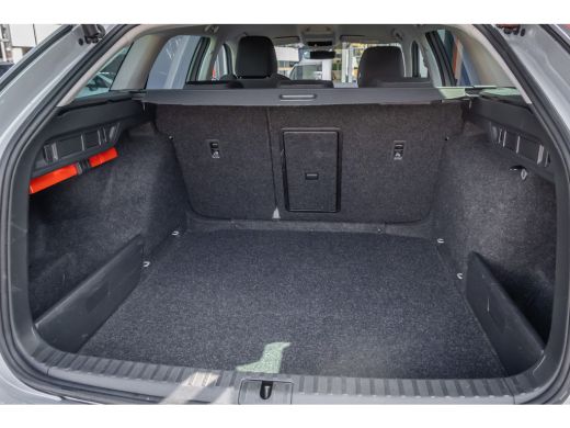 Skoda Octavia Combi 1.0 e-TSI Business Edition | Trekhaak | Stoelverwarming | Camera | Virtual cockpit | Apple ... ActivLease financial lease