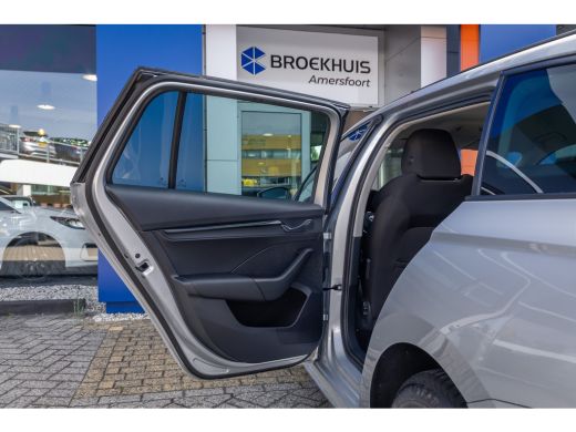 Skoda Octavia Combi 1.0 e-TSI Business Edition | Trekhaak | Stoelverwarming | Camera | Virtual cockpit | Apple ... ActivLease financial lease