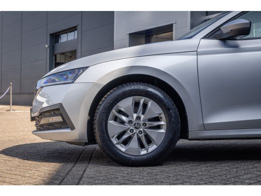 Skoda Octavia Combi 1.0 e-TSI Business Edition | Trekhaak | Stoelverwarming | Camera | Virtual cockpit | Apple ... ActivLease financial lease