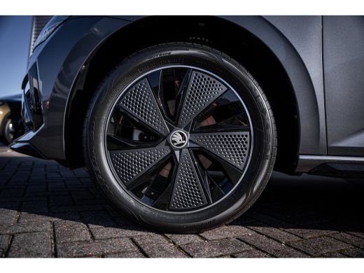 Skoda Scala Monte Carlo | Achteruitrijcamera | Chromen raamlijsten | Cruise control met speedlimiter ActivLease financial lease
