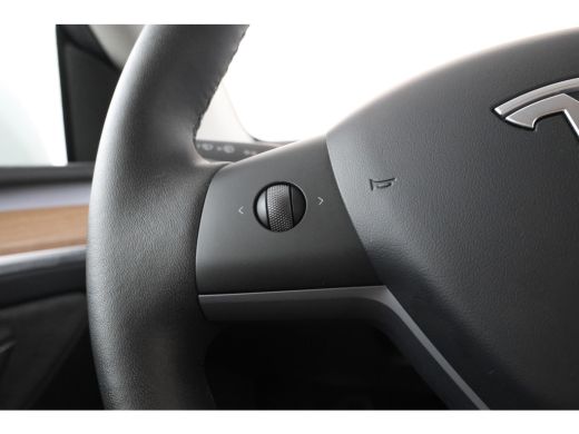 Tesla Model Y Long Range AWD 75 kWh Navigatie, Volleder, Climate ActivLease financial lease