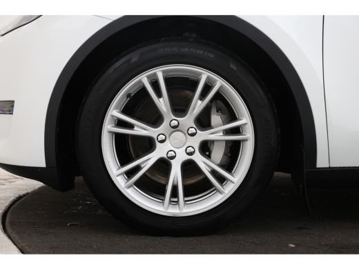 Tesla Model Y Long Range AWD 75 kWh Navigatie, Volleder, Climate ActivLease financial lease