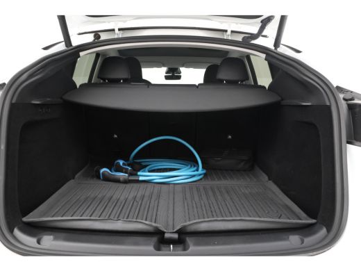 Tesla Model Y Long Range AWD 75 kWh Volleder, Stoel/stuurverwarming, Navigatie ActivLease financial lease