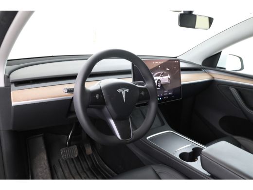 Tesla Model Y Long Range AWD 75 kWh Volleder, Stoel/stuurverwarming, Navigatie ActivLease financial lease