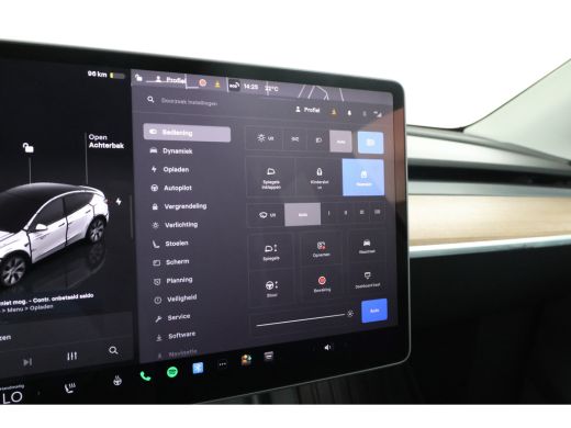 Tesla Model Y Long Range AWD 75 kWh Volleder, Stoel/stuurverwarming, Navigatie ActivLease financial lease
