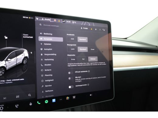 Tesla Model Y Long Range AWD 75 kWh Volleder, Stoel/stuurverwarming, Navigatie ActivLease financial lease