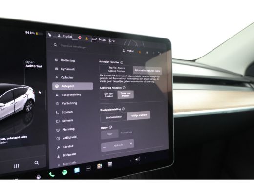 Tesla Model Y Long Range AWD 75 kWh Volleder, Stoel/stuurverwarming, Navigatie ActivLease financial lease