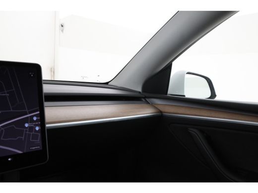Tesla Model Y Long Range AWD 75 kWh Volleder, Stoel/stuurverwarming, Navigatie ActivLease financial lease