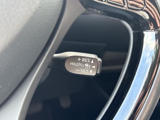 Toyota C-HR 2.0 Hybrid Dynamic **KEYLESS/ PARKEERSENSOREN/ NAVIGATIE** ActivLease financial lease