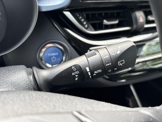 Toyota C-HR 2.0 Hybrid Dynamic **KEYLESS/ PARKEERSENSOREN/ NAVIGATIE** ActivLease financial lease