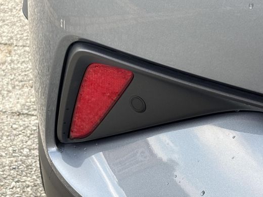 Toyota C-HR 2.0 Hybrid Dynamic **KEYLESS/ PARKEERSENSOREN/ NAVIGATIE** ActivLease financial lease