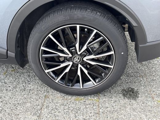 Toyota C-HR 2.0 Hybrid Dynamic **KEYLESS/ PARKEERSENSOREN/ NAVIGATIE** ActivLease financial lease