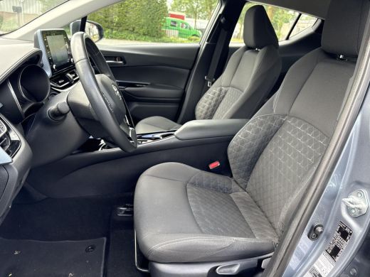 Toyota C-HR 2.0 Hybrid Dynamic **KEYLESS/ PARKEERSENSOREN/ NAVIGATIE** ActivLease financial lease