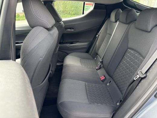Toyota C-HR 2.0 Hybrid Dynamic **KEYLESS/ PARKEERSENSOREN/ NAVIGATIE** ActivLease financial lease