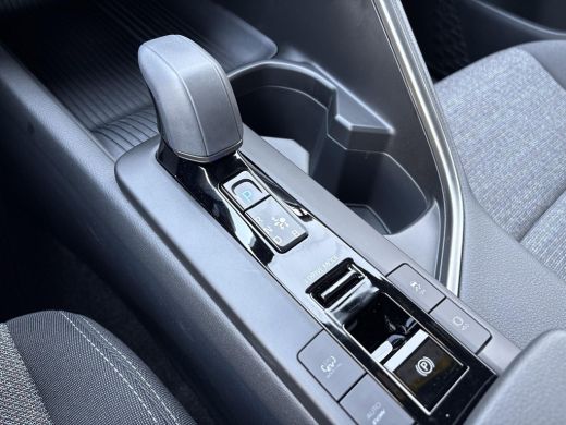 Toyota C-HR 2.0 Plug-in Hybrid 220 Dynamic **NIEUWE AUTO/ NIEUW MODELJAAR/ DIRECT LEVERBAAR** ActivLease financial lease