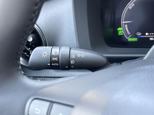 Toyota C-HR 2.0 Plug-in Hybrid 220 Dynamic **NIEUWE AUTO/ NIEUW MODELJAAR/ DIRECT LEVERBAAR** ActivLease financial lease