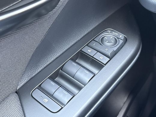 Toyota C-HR 2.0 Plug-in Hybrid 220 Dynamic **NIEUWE AUTO/ NIEUW MODELJAAR/ DIRECT LEVERBAAR** ActivLease financial lease