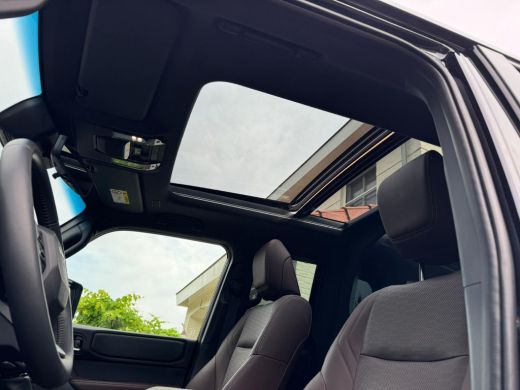 Toyota Land Cruiser 2.8 D-4D Standard Roof Window Van Professional ActivLease financial lease