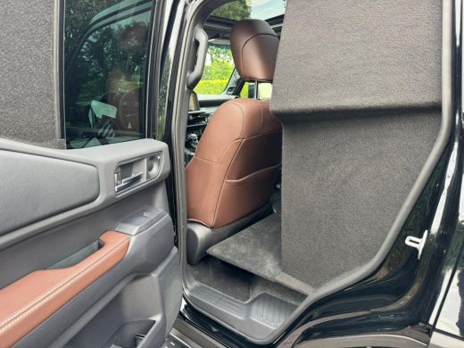 Toyota Land Cruiser 2.8 D-4D Standard Roof Window Van Professional ActivLease financial lease