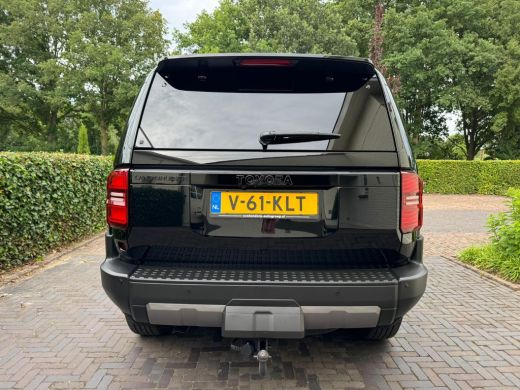 Toyota Land Cruiser 2.8 D-4D Standard Roof Window Van Professional ActivLease financial lease