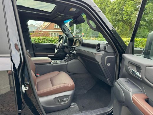Toyota Land Cruiser 2.8 D-4D Standard Roof Window Van Professional ActivLease financial lease