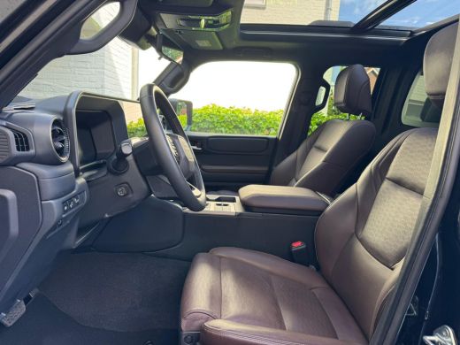 Toyota Land Cruiser 2.8 D-4D Standard Roof Window Van Professional ActivLease financial lease