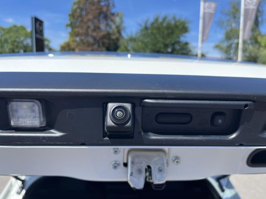 Toyota Urban Cruiser Executive 61 kWh | 360 Graden camera | Apple CarPlay/Android auto | Panoramadak ActivLease financial lease