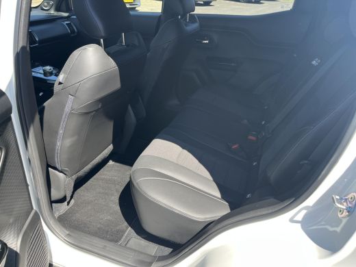 Toyota Urban Cruiser Executive 61 kWh | 360 Graden camera | Apple CarPlay/Android auto | Panoramadak ActivLease financial lease
