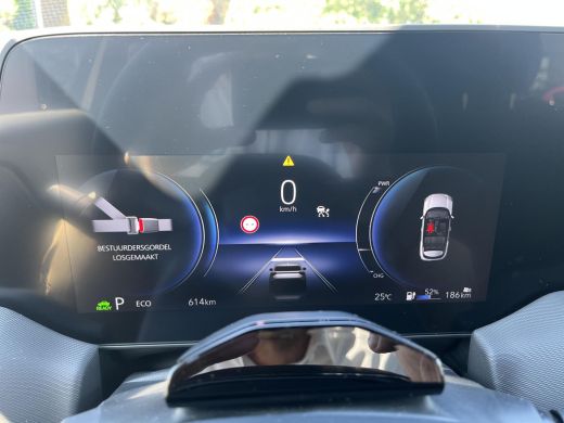 Toyota Urban Cruiser Executive 61 kWh | 360 Graden camera | Apple CarPlay/Android auto | Panoramadak ActivLease financial lease
