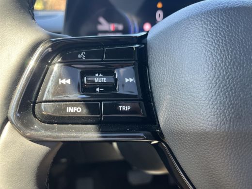 Toyota Urban Cruiser Executive 61 kWh | 360 Graden camera | Apple CarPlay/Android auto | Panoramadak ActivLease financial lease