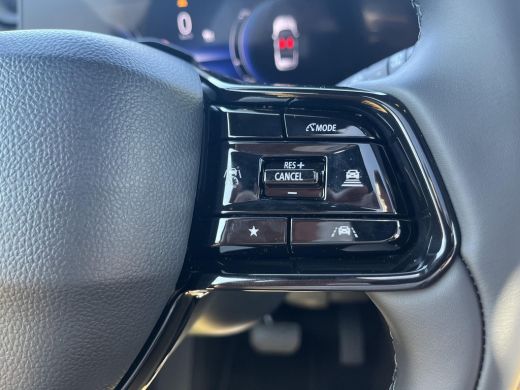 Toyota Urban Cruiser Executive 61 kWh | 360 Graden camera | Apple CarPlay/Android auto | Panoramadak ActivLease financial lease