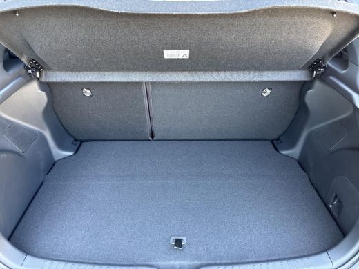 Toyota Yaris 1.5 Hybrid 130 Executive | Parkeersensoren | HUD | Navigatie | JBL-Audio | ActivLease financial lease