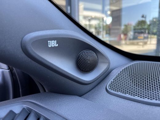 Toyota Yaris 1.5 Hybrid 130 Executive | Parkeersensoren | HUD | Navigatie | JBL-Audio | ActivLease financial lease
