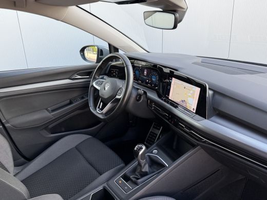 Volkswagen Golf 1.0 TSI 110pk Life | Camera | ACC | Lane | side assist ActivLease financial lease