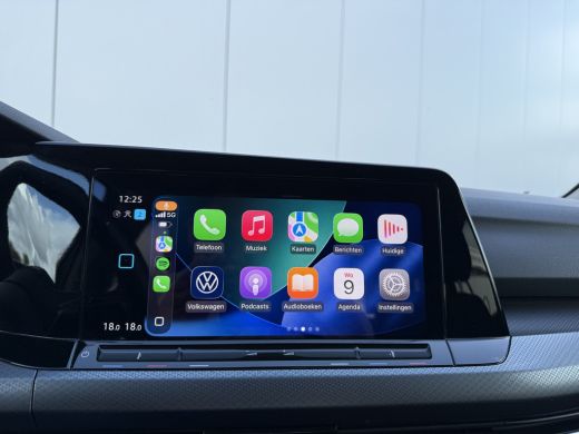 Volkswagen Golf 1.0 TSI 110pk Life | Camera | ACC | Lane | side assist ActivLease financial lease