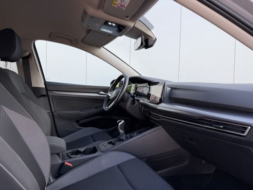 Volkswagen Golf 1.0 TSI 110pk Life | Camera | ACC | Lane | side assist ActivLease financial lease