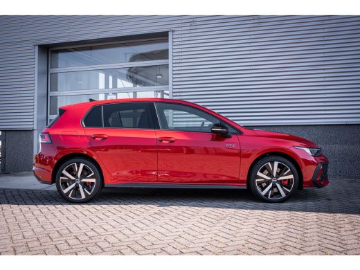 Volkswagen Golf 1.5 eHybrid GTE 272PK | Achteruitrijcamera | Lichtmetalen velgen 18" | Matrix LED koplampen ActivLease financial lease