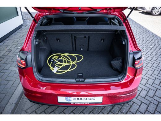 Volkswagen Golf 1.5 eHybrid GTE 272PK | Achteruitrijcamera | Lichtmetalen velgen 18" | Matrix LED koplampen ActivLease financial lease