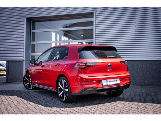 Volkswagen Golf 1.5 eHybrid GTE 272PK | Achteruitrijcamera | Lichtmetalen velgen 18" | Matrix LED koplampen ActivLease financial lease