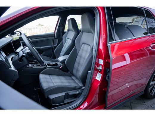 Volkswagen Golf 1.5 eHybrid GTE 272PK | Achteruitrijcamera | Lichtmetalen velgen 18" | Matrix LED koplampen ActivLease financial lease