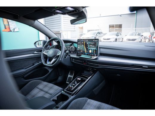 Volkswagen Golf 1.5 eHybrid GTE 272PK | Achteruitrijcamera | Lichtmetalen velgen 18" | Matrix LED koplampen ActivLease financial lease