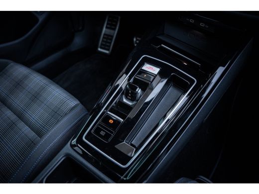 Volkswagen Golf 1.5 eHybrid GTE 272PK | Achteruitrijcamera | Lichtmetalen velgen 18" | Matrix LED koplampen ActivLease financial lease