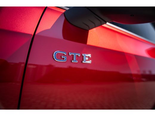Volkswagen Golf 1.5 eHybrid GTE 272PK | Achteruitrijcamera | Lichtmetalen velgen 18" | Matrix LED koplampen ActivLease financial lease