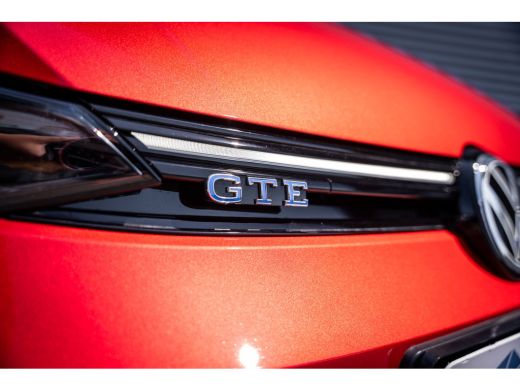 Volkswagen Golf 1.5 eHybrid GTE 272PK | Achteruitrijcamera | Lichtmetalen velgen 18" | Matrix LED koplampen ActivLease financial lease