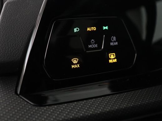 Volkswagen Golf 1.5 TSI R-Line Business | Carplay | Full LED | Carplay | Stoelverwarming | Adaptive cruise | Park... ActivLease financial lease