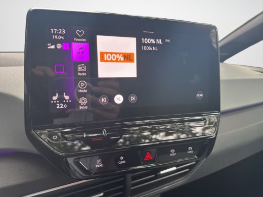 Volkswagen ID.3 Pro Edition 204pk 58kWh | Trekhaak | Stoel/Stuur verwarming | Navi | 19"LMV ActivLease financial lease