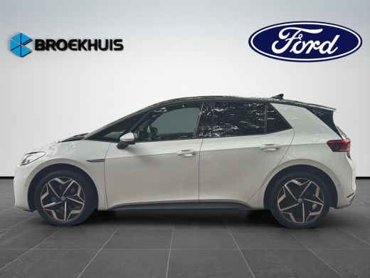 Volkswagen ID.3 Pro Edition 204pk 58kWh | Trekhaak | Stoel/Stuur verwarming | Navi | 19"LMV ActivLease financial lease